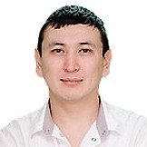 Врач Утегенов Андрей Нургалиевич